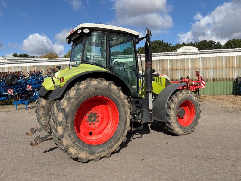 Claas Arion 640