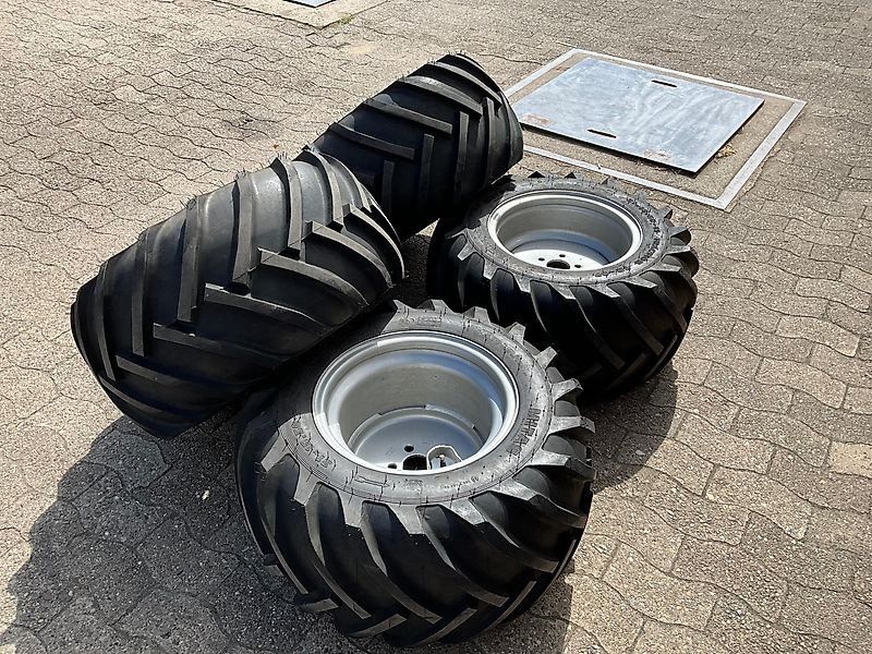 Weidemann Räder  31x15.50-15    Schäffer/Giant/Striegel/Toyo/