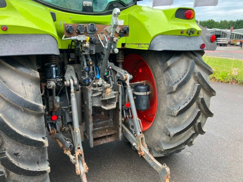 Claas Arion 660