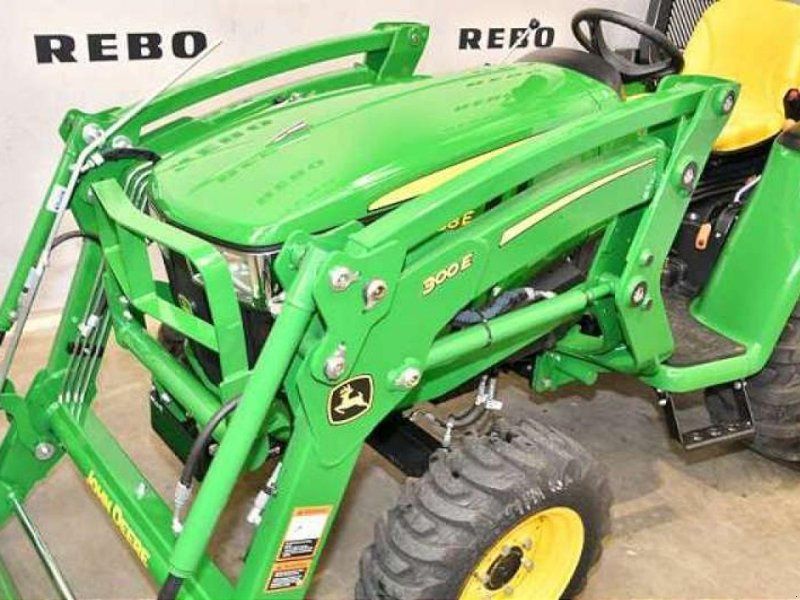 John Deere 3025E TRAKTOR