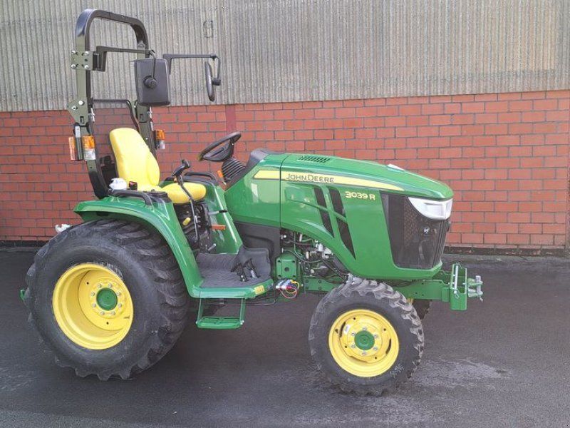 John Deere 3039R