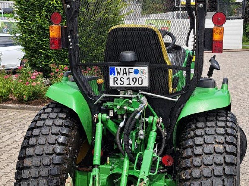 John Deere 3039R