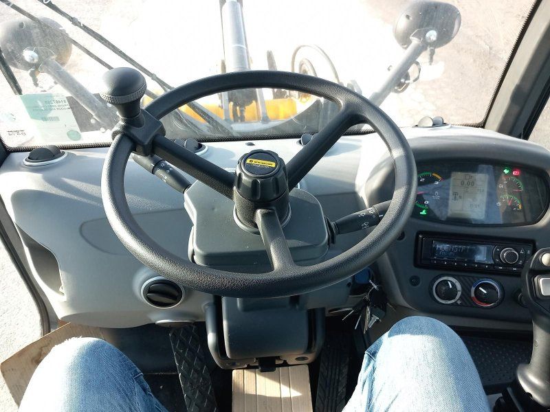 New Holland W80C