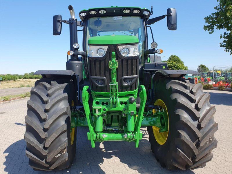 John Deere 6R 195