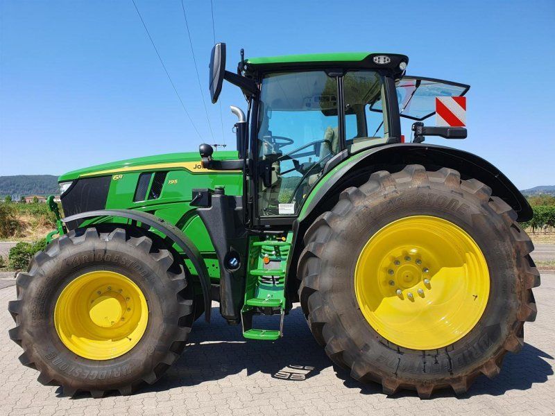 John Deere 6R 195