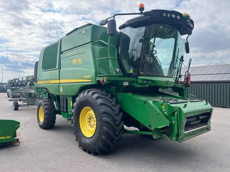 John Deere W660