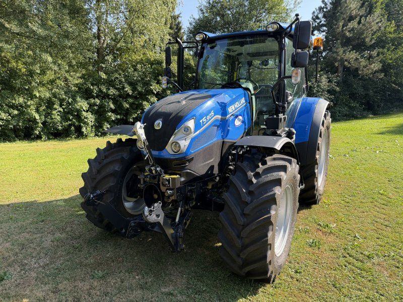 New Holland T5.90S Powershuttle