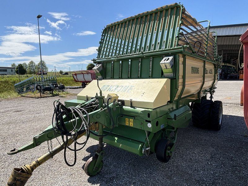 Krone Titan 4/25