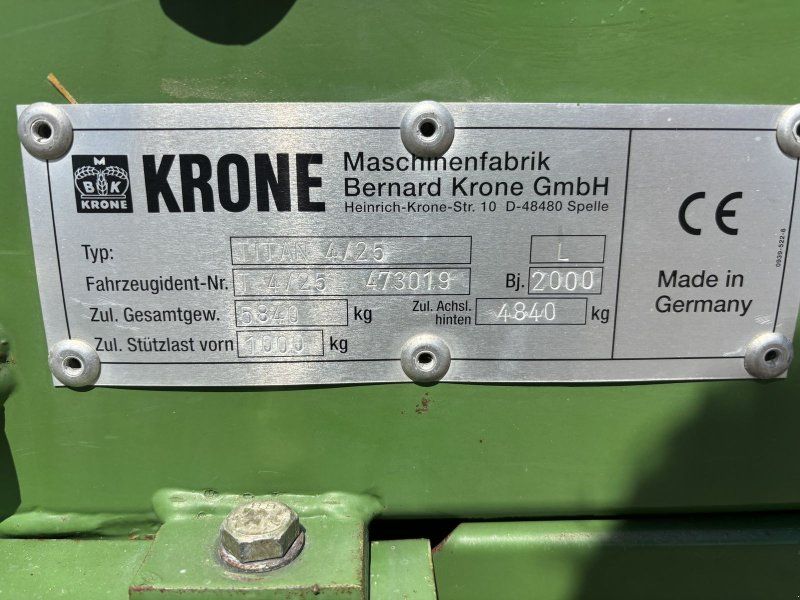 Krone Titan 4/25