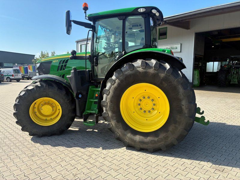 John Deere 6175R