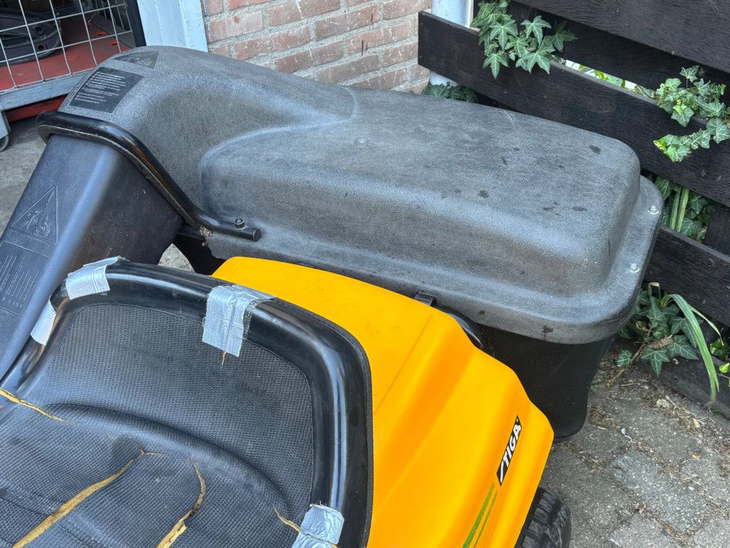 Stiga garden kleine zitmaaier Briggs and Stratton gebruikt