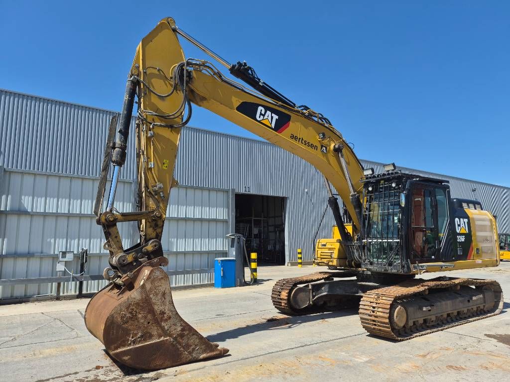 CAT 326FL