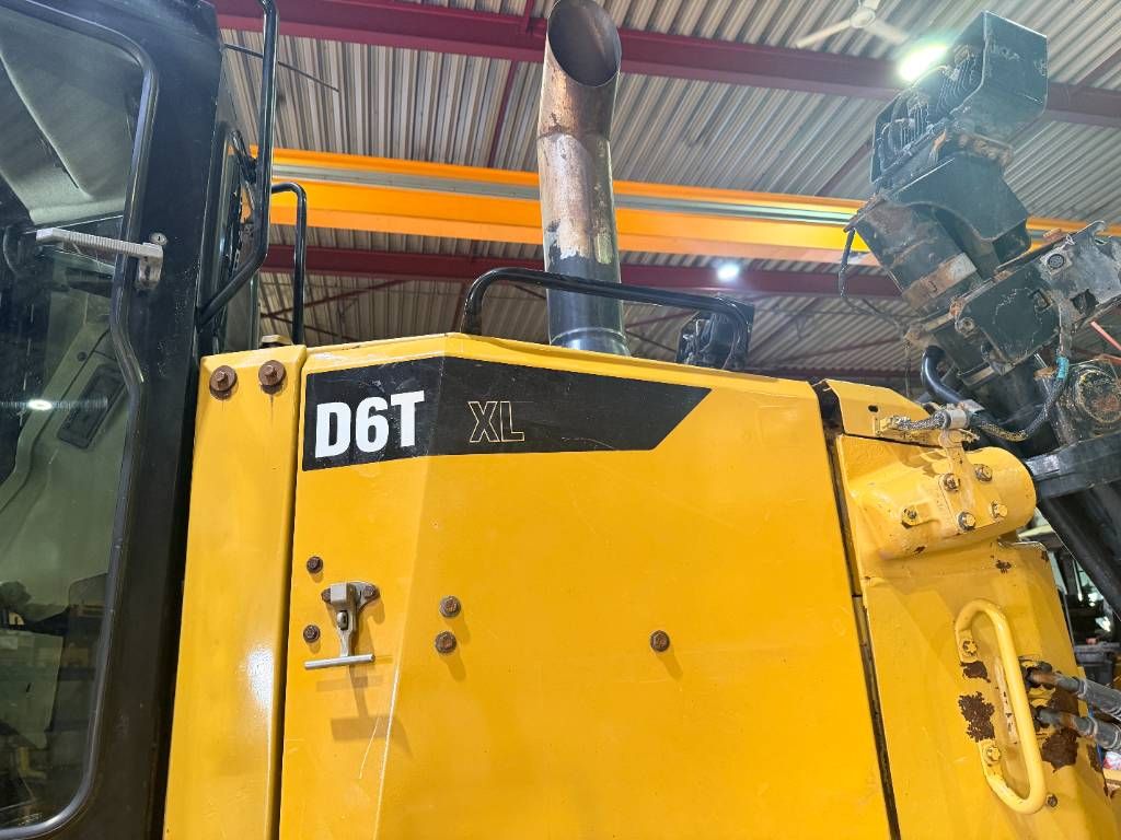CAT D6T XL