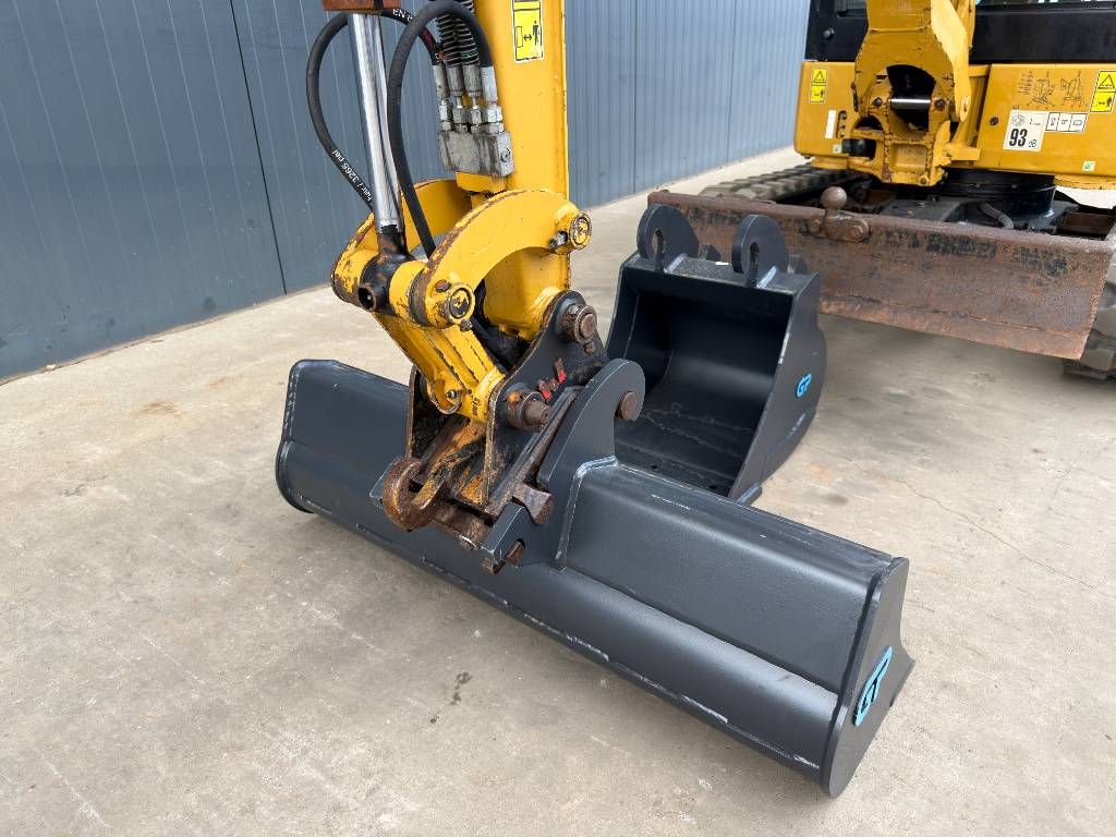 CAT 301.8