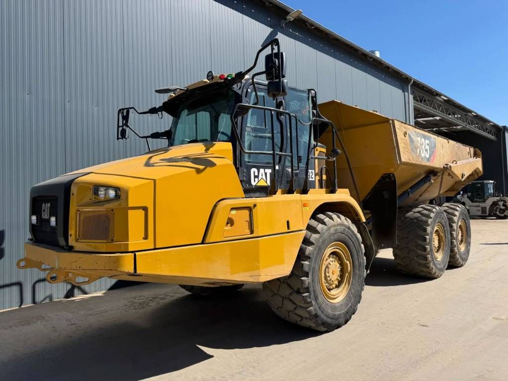 CAT 735 04A