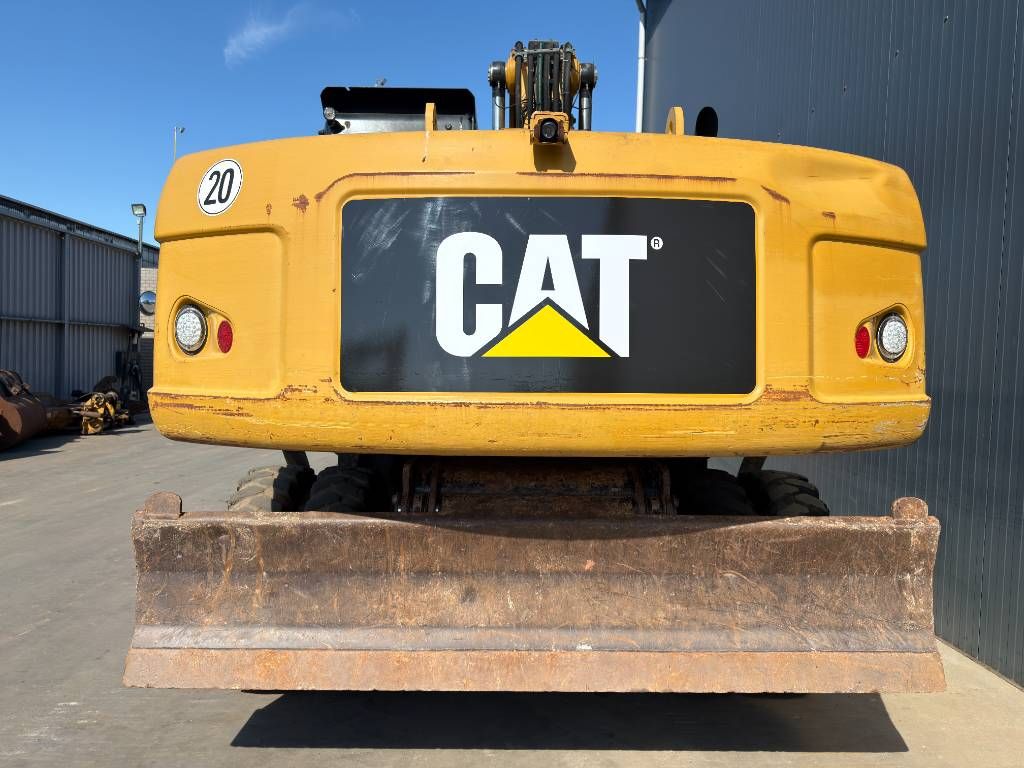 CAT M322D