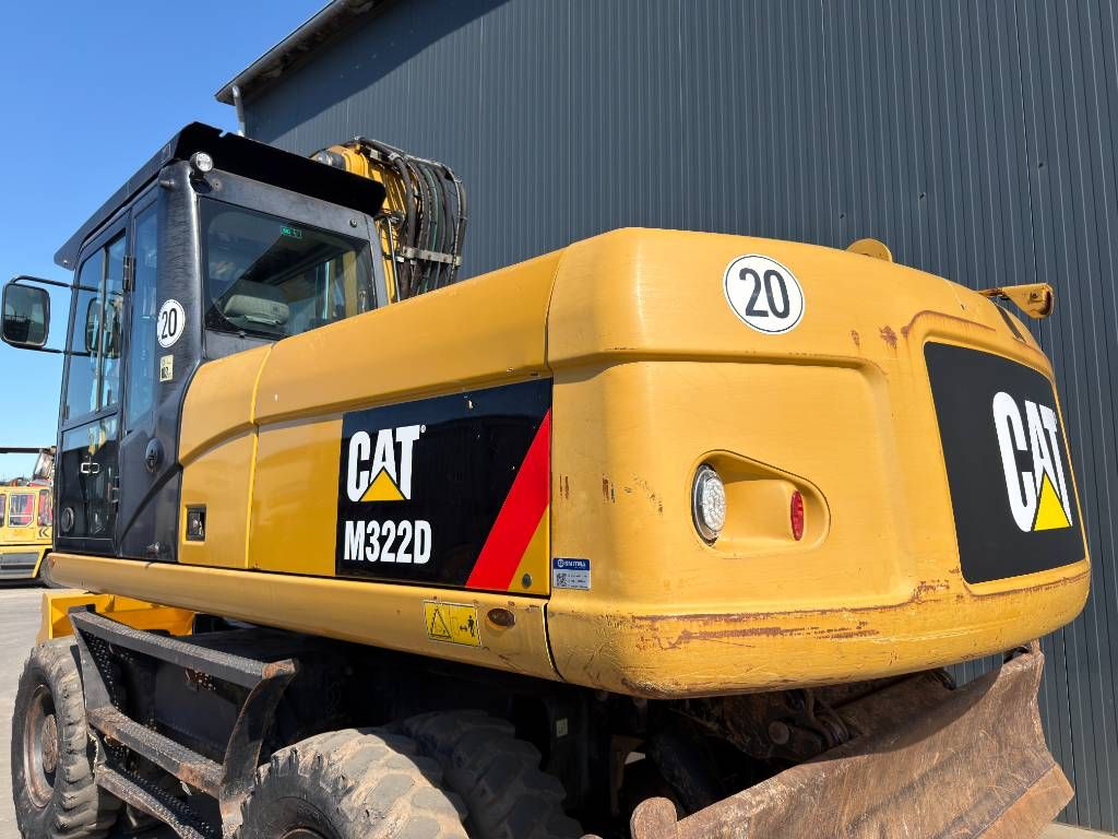 CAT M322D