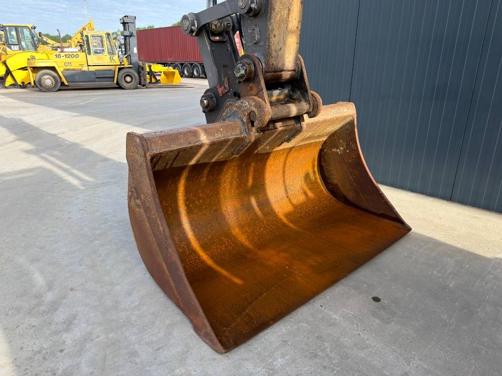 Volvo EW180E