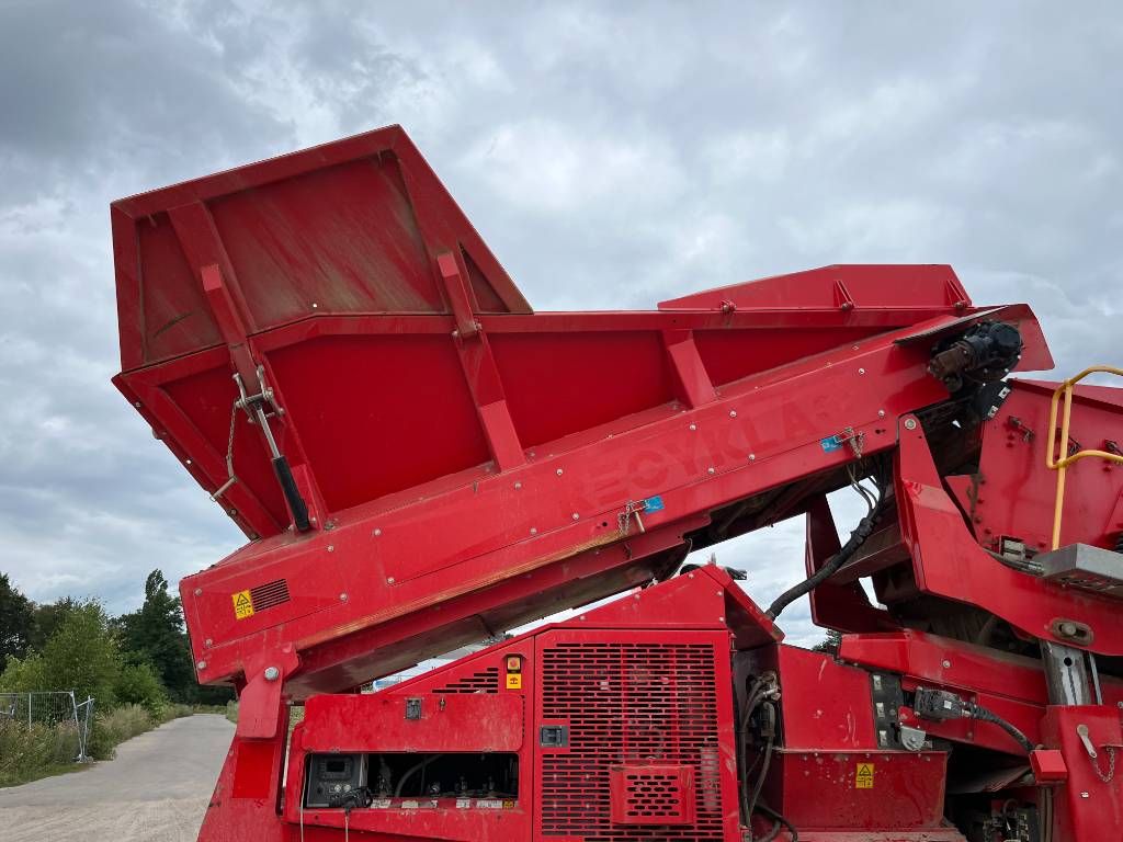 McCloskey R230 - Good Overall Condition / CE Certified