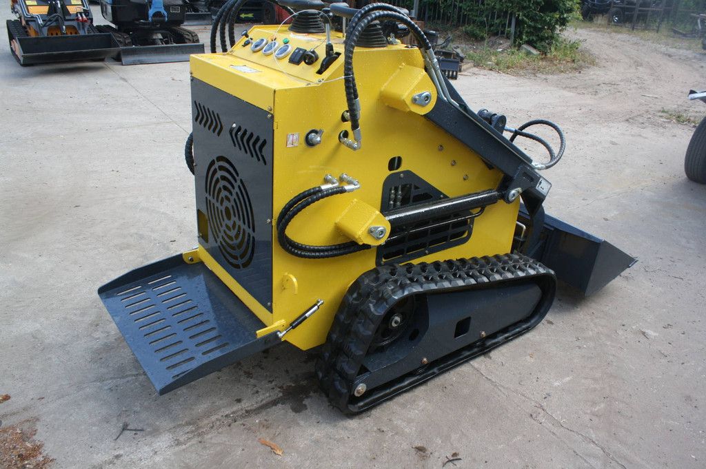 Skid steer loader ZJ-380 Petrol 13hp 2026 Demo