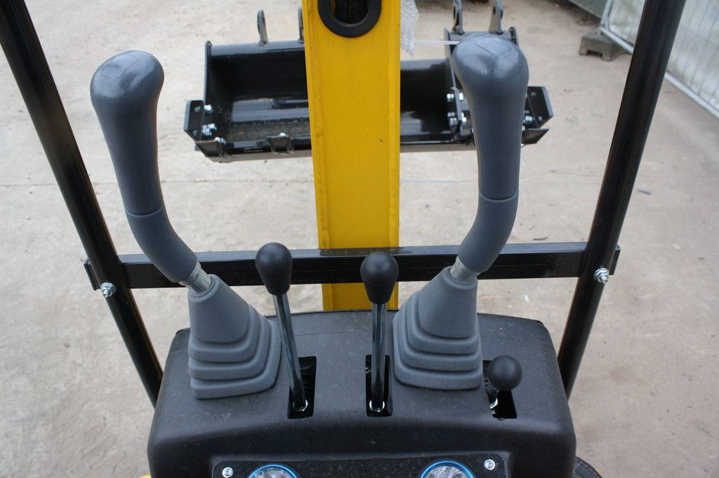 Mini excavator EPS Nuoman NM-E12 Diesel 7kW 2026 Demo
