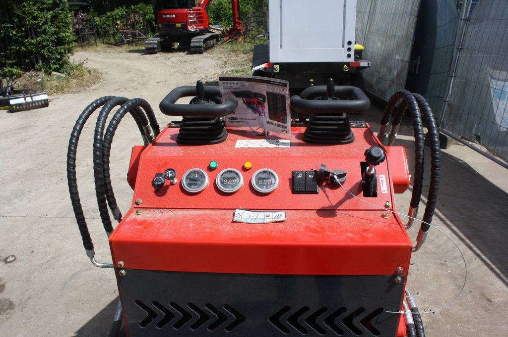 Captok 323TZ Skid Steer Loader Petrol 13.5 hp 2026