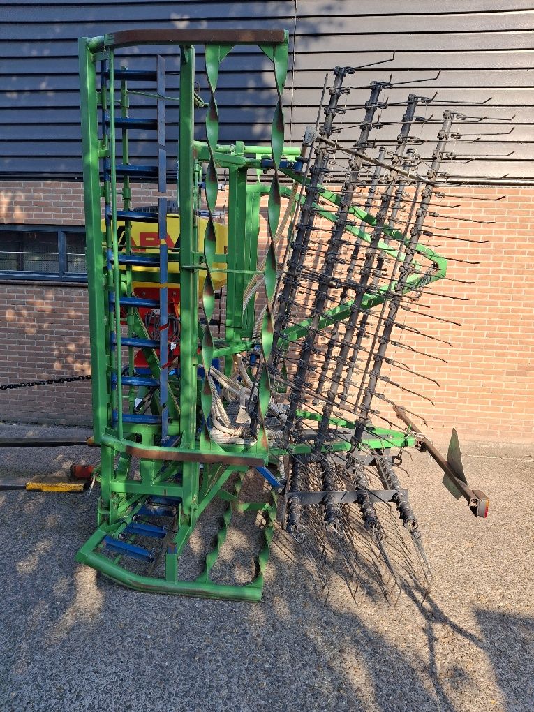 Ecobuster wiedeg met zaaimachine