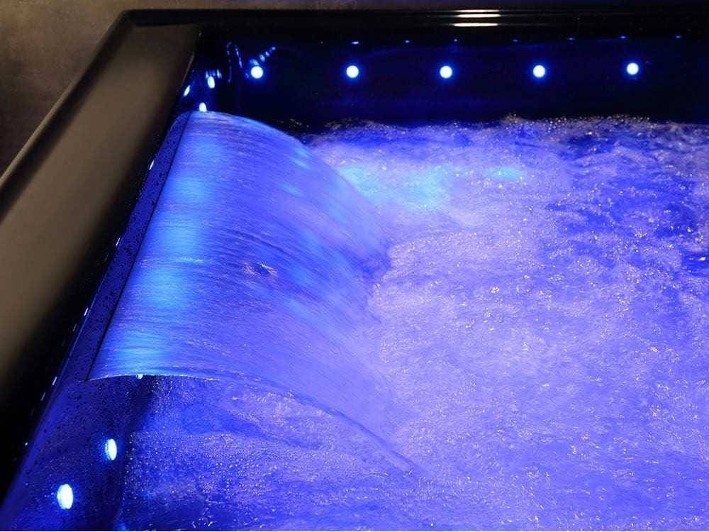 RTE Como Whirlpool 2-4 Personen Neu