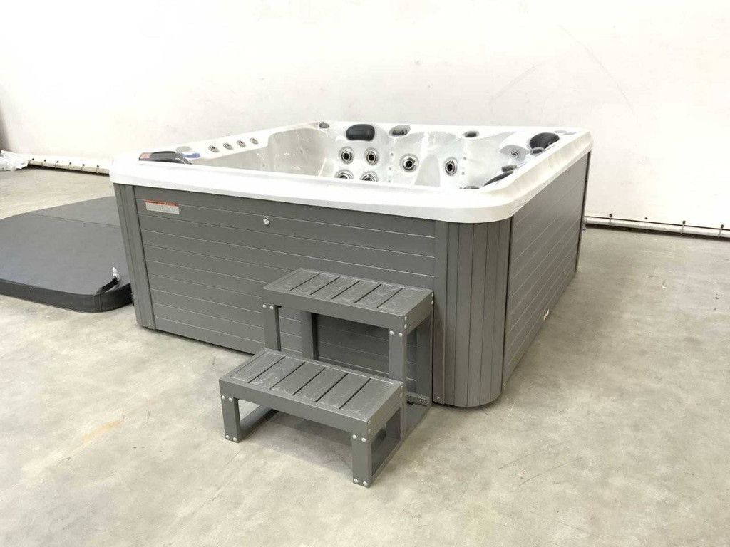 Jacuzzi London mit nordischer Isolierung, 5 Personen, Neu