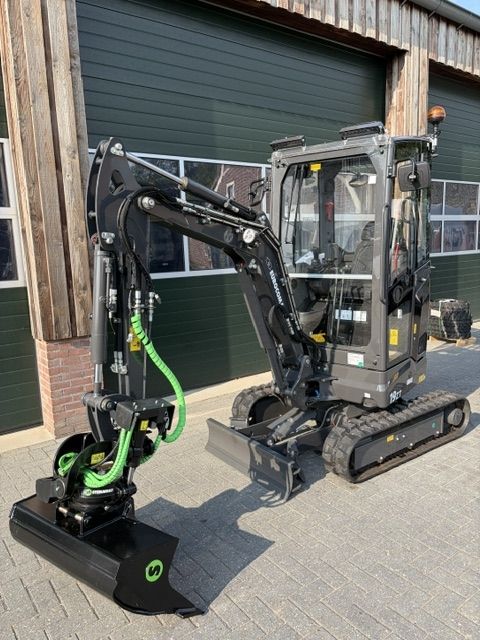 Eurocomach 19ZT Black Edition