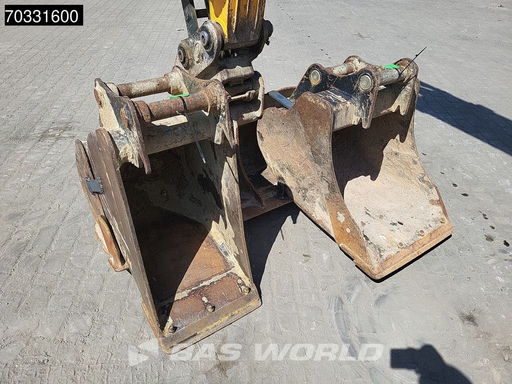 Hyundai R80 CR-9A A/C - 2 Buckets