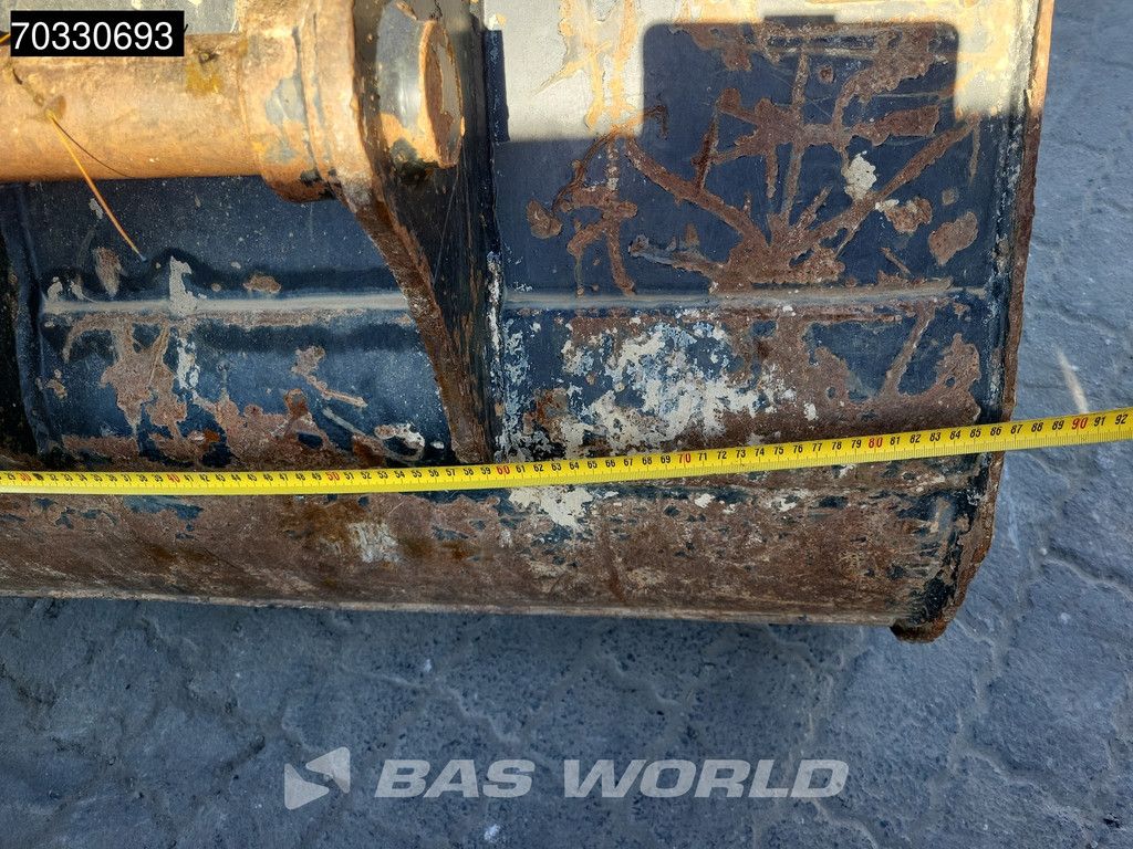 Hyundai R80 CR-9A A/C - 3 Buckets