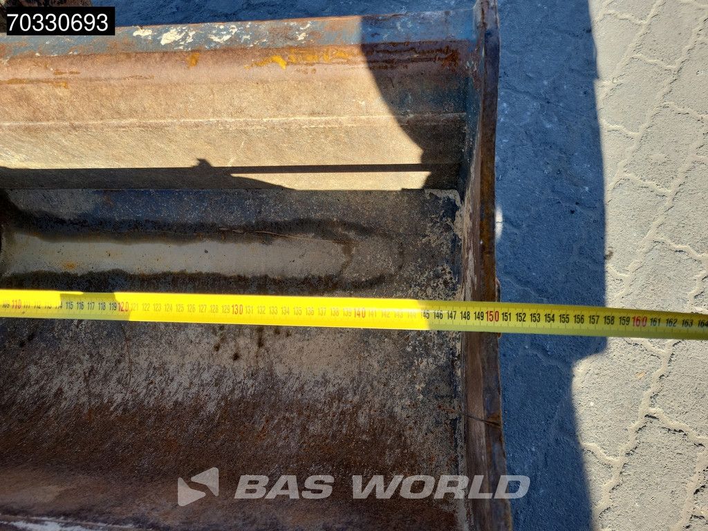 Hyundai R80 CR-9A A/C - 3 Buckets