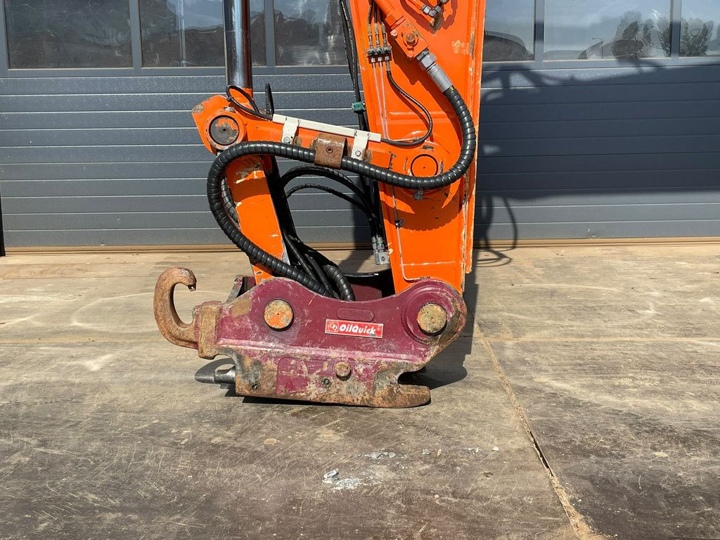 Hitachi ZX300LCN-6