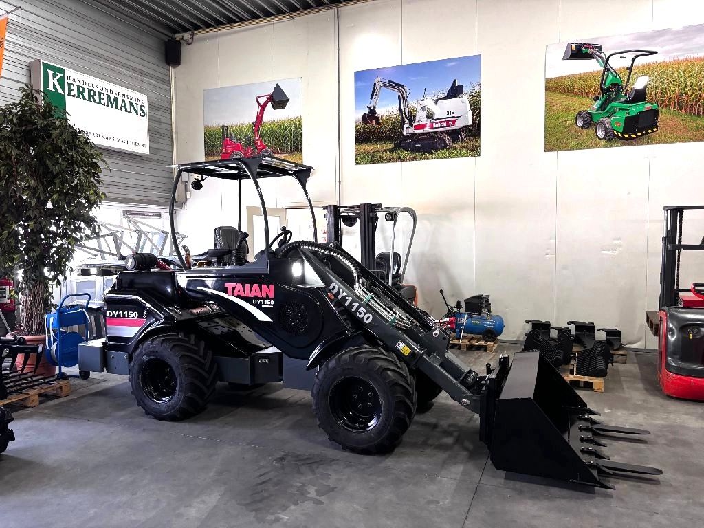 Dikke TAIAN DY1150 minishovel telescooplader met 4 cil. YANMAR