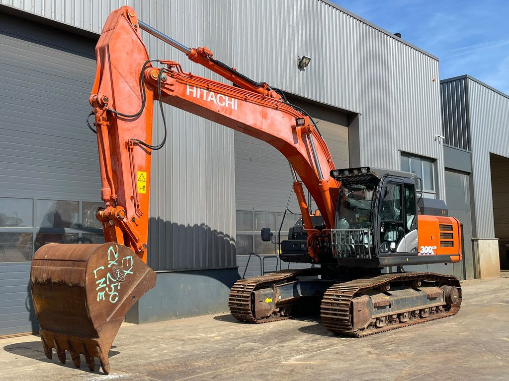 Hitachi ZX300LCN-6