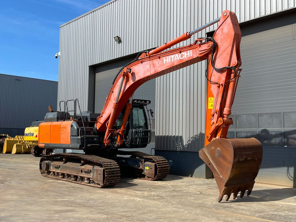 Hitachi ZX300LCN-6