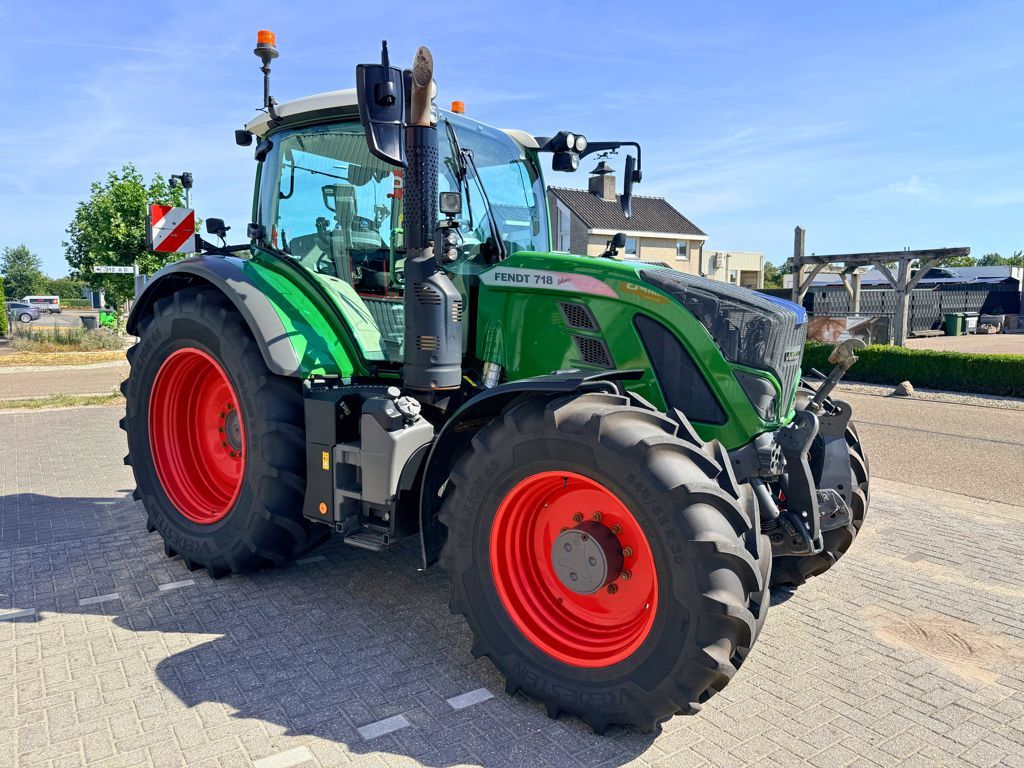 Fendt 718 Vario S4 PowerPlus