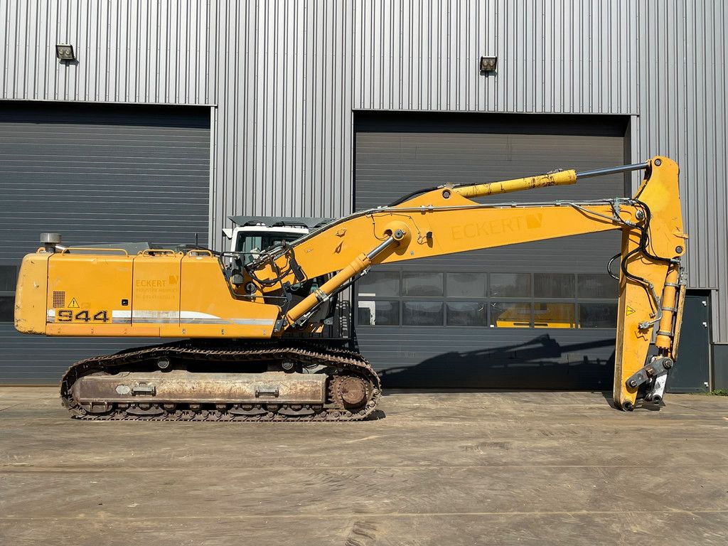 Liebherr R944C