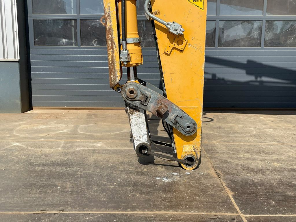 Liebherr R944C