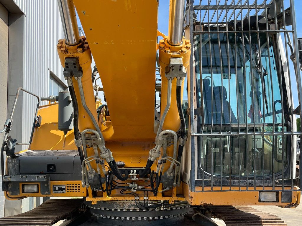 Liebherr R944C