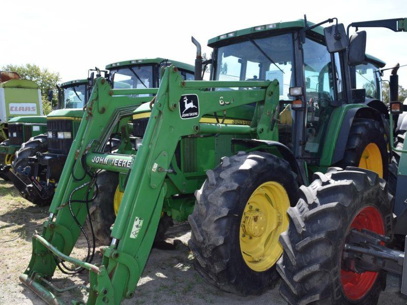 John Deere 6210