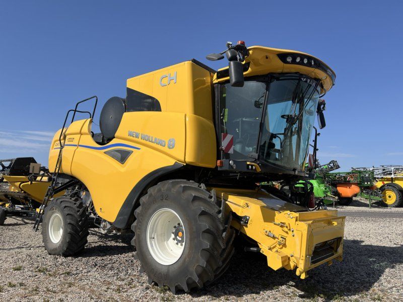 New Holland CH7.70