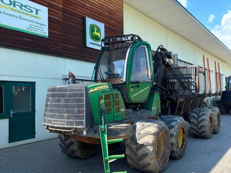 John Deere 1210E