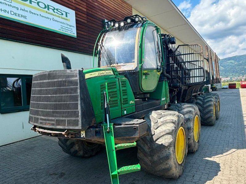 John Deere 1210E