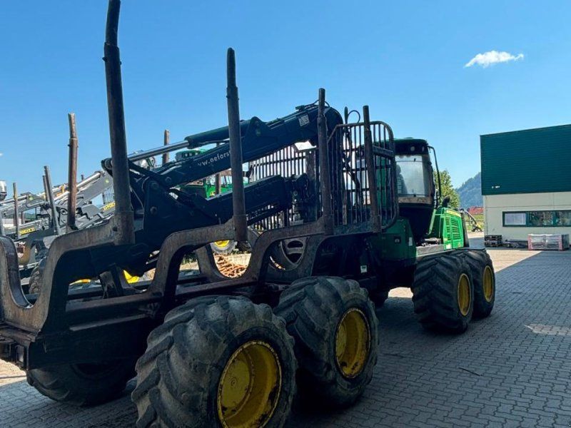 John Deere 1210E