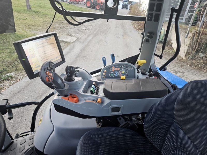 New Holland T5.120 Auto Command (Stage V)
