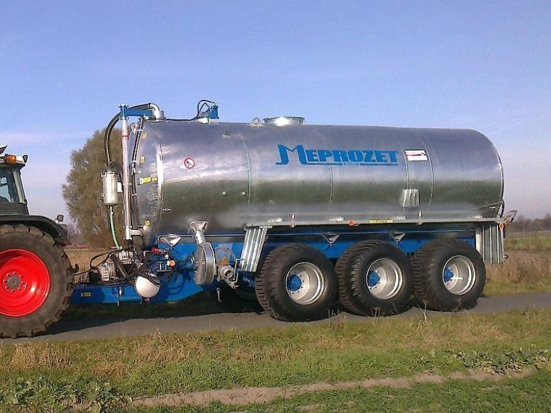Meprozet PN 240 Güllefass 24.000 L Tridem 700/50-26,5 Nachllenkung