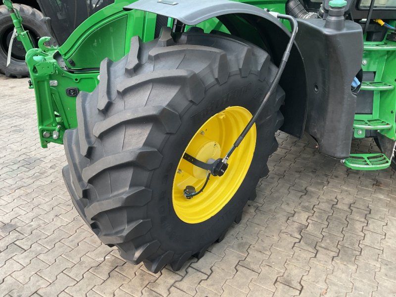John Deere 6250R