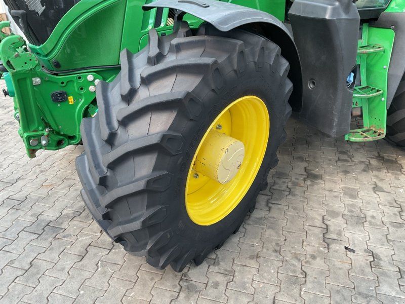 John Deere 6155R